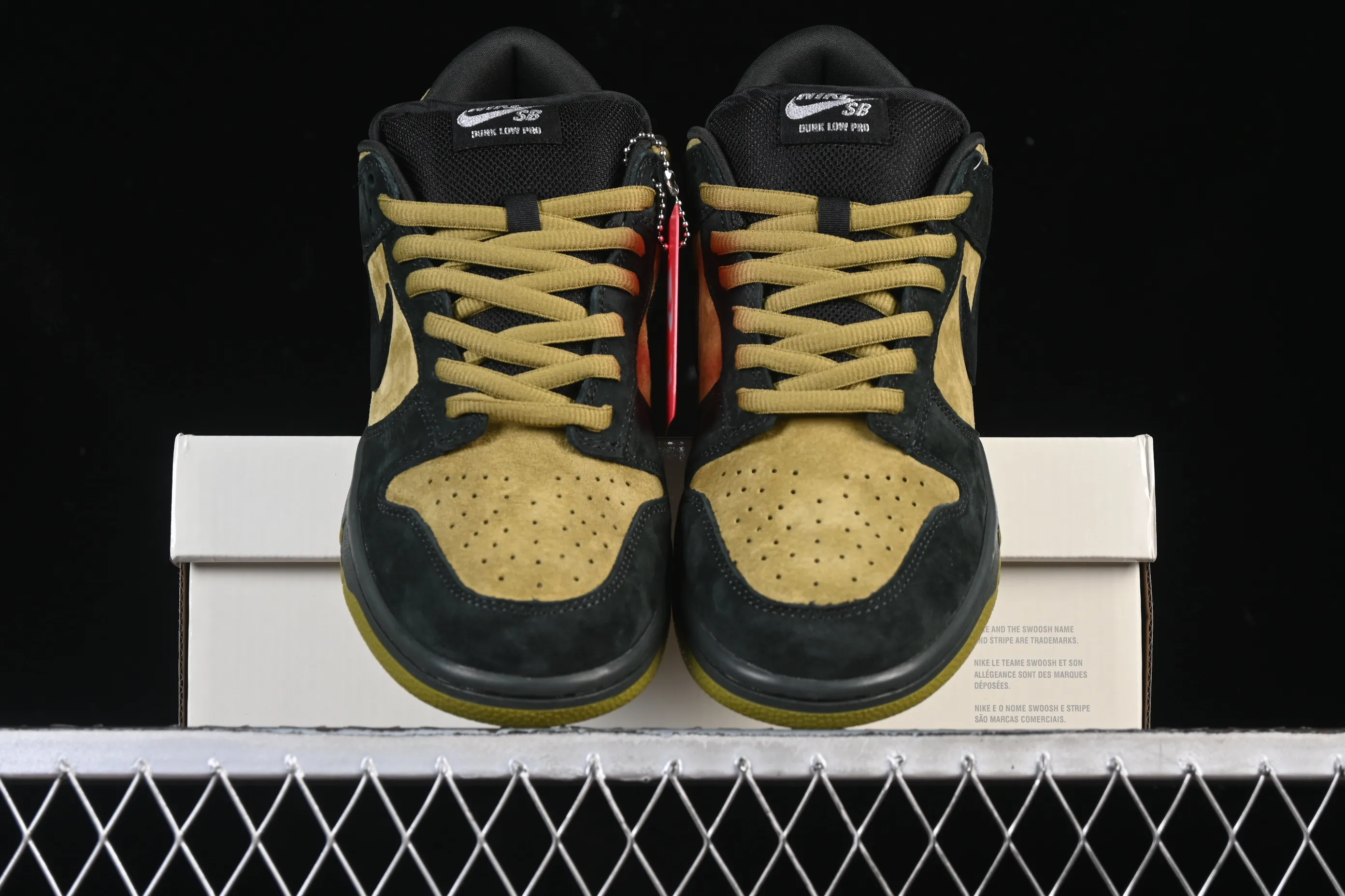All categories Nk SB Dunk Series Nk SB Dunk Low low-top sneakers C version Supreme x Nike Dunk SB Dunk Low joint brown and yellow low-top casual skateboard shoes HQ8487-300